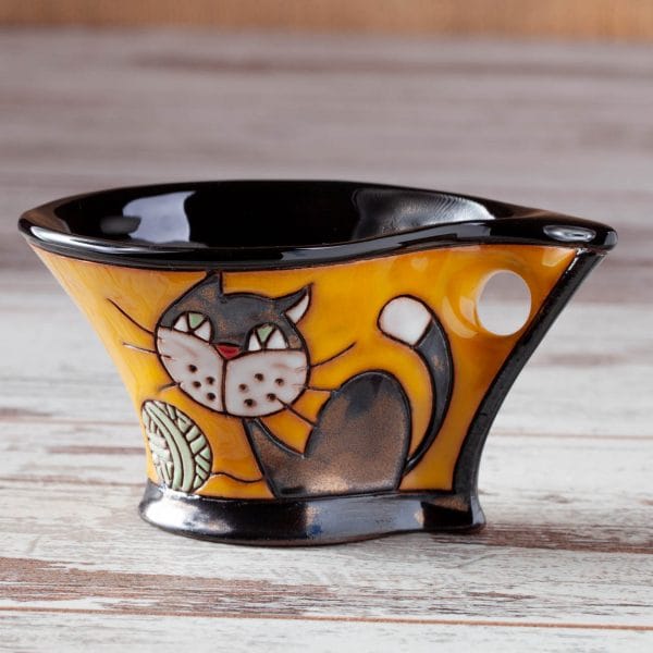 Керамична чаша Котенце с кълбо